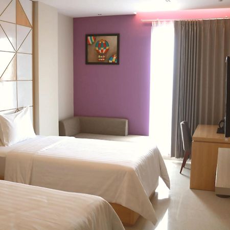 Surabaya River View Hotel Екстериор снимка