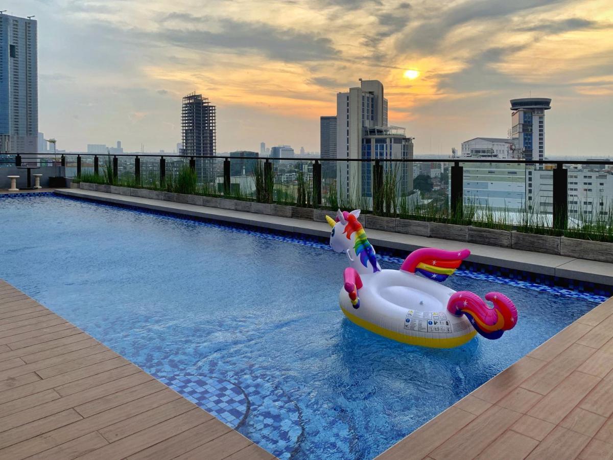 Surabaya River View Hotel Екстериор снимка