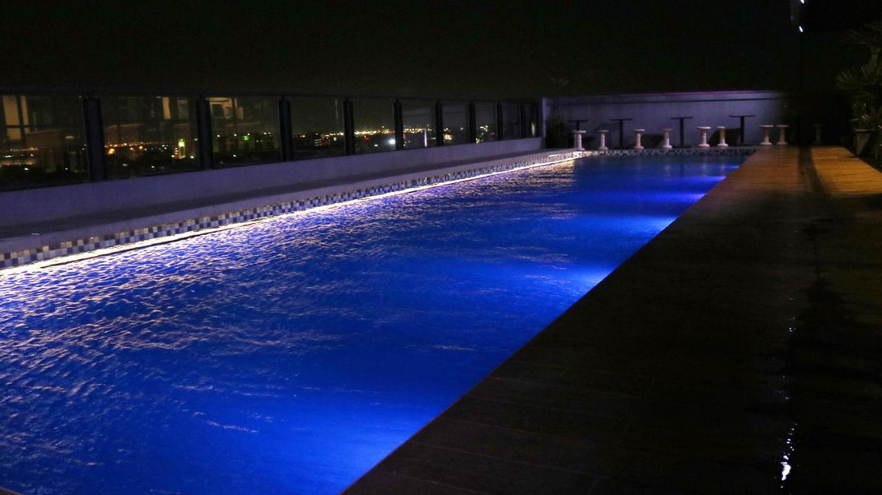 Surabaya River View Hotel Екстериор снимка