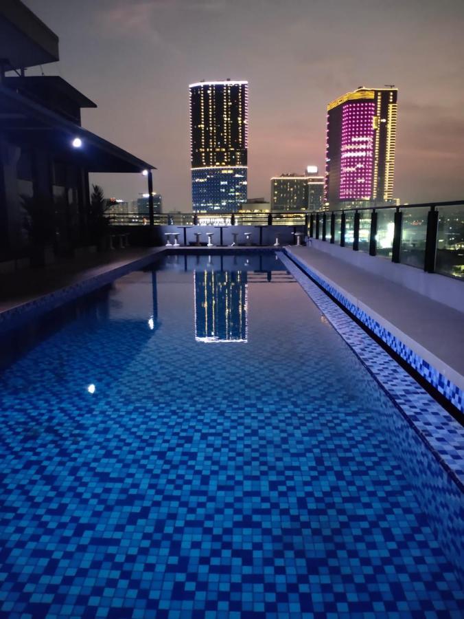 Surabaya River View Hotel Екстериор снимка