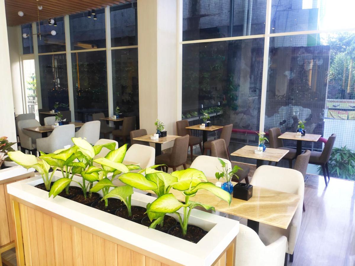 Surabaya River View Hotel Екстериор снимка