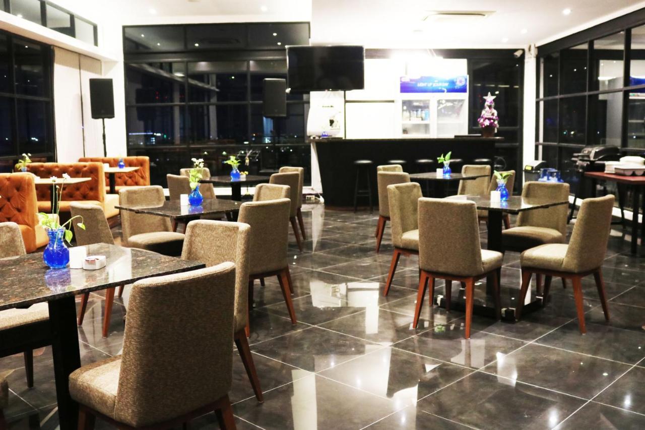 Surabaya River View Hotel Екстериор снимка