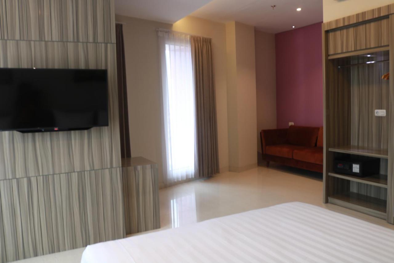 Surabaya River View Hotel Екстериор снимка
