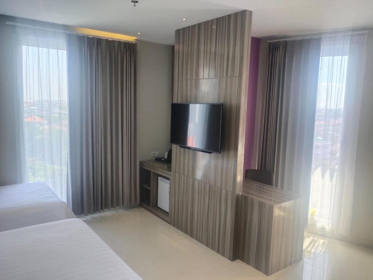 Surabaya River View Hotel Екстериор снимка
