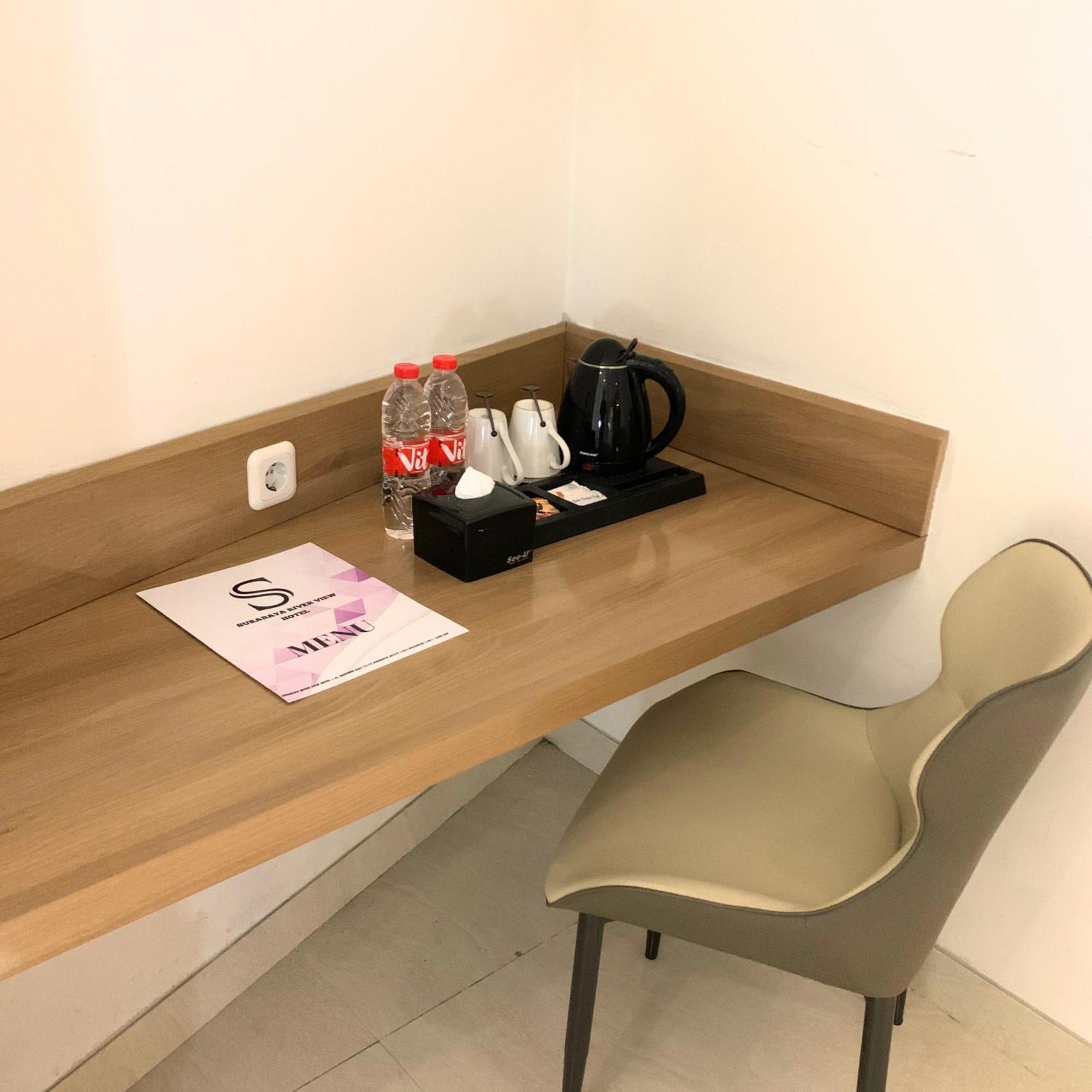 Surabaya River View Hotel Екстериор снимка