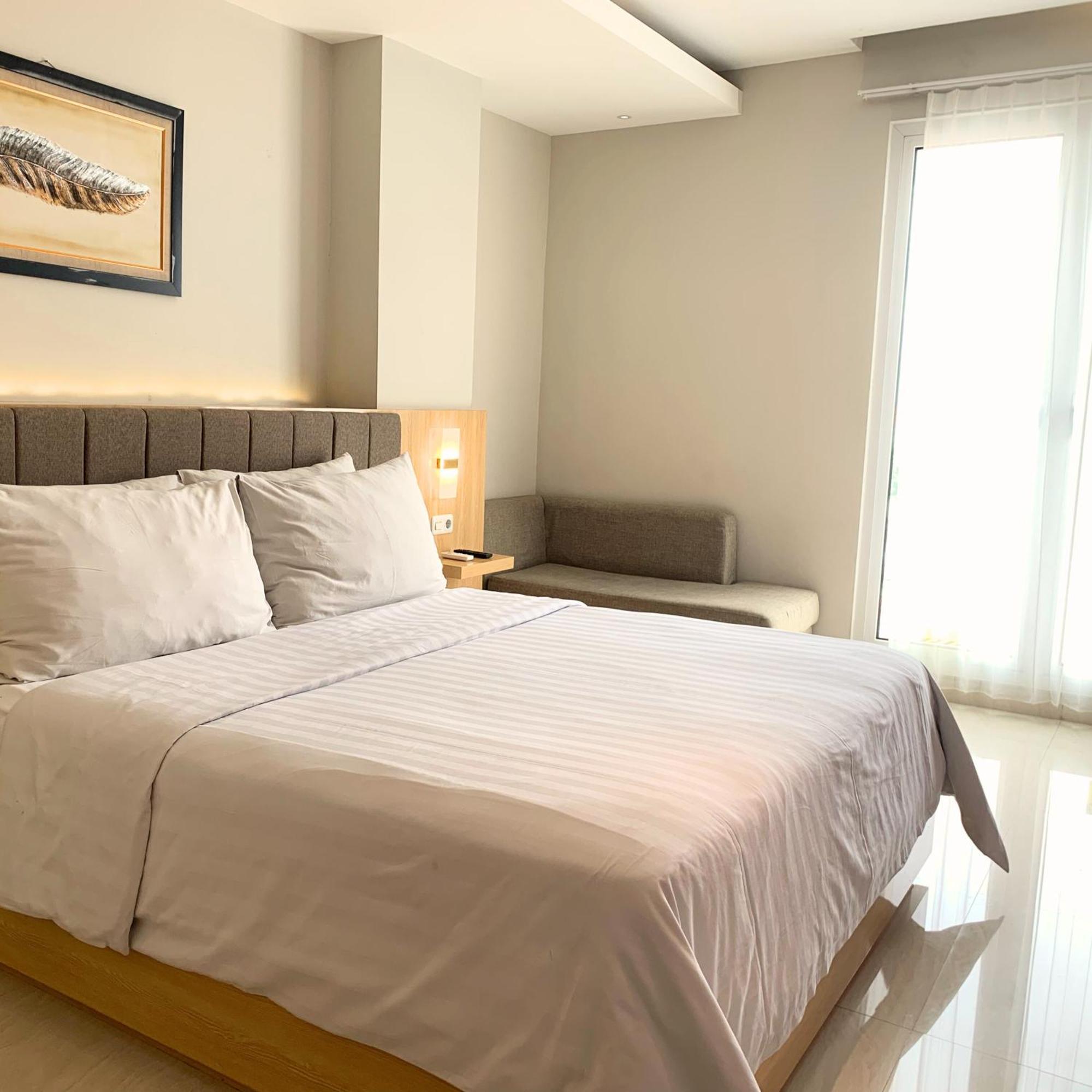Surabaya River View Hotel Екстериор снимка